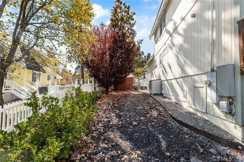 1158 Klondike, Lake Arrowhead, California 92352 home-pic-38