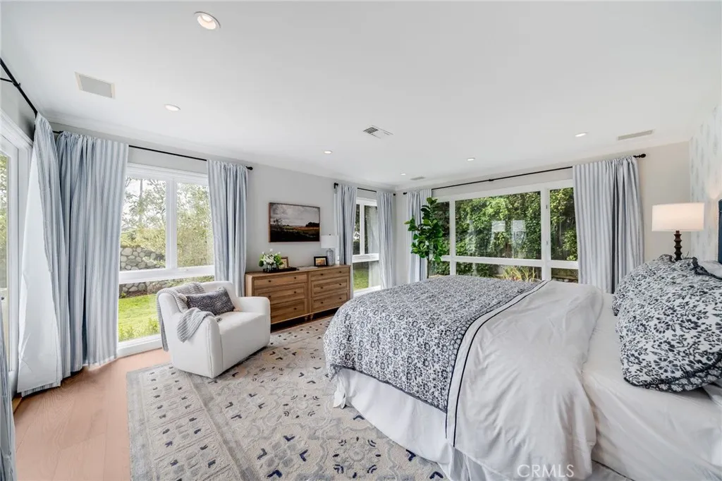 360 Diamond, Laguna Beach, California 92651 home-pic-19