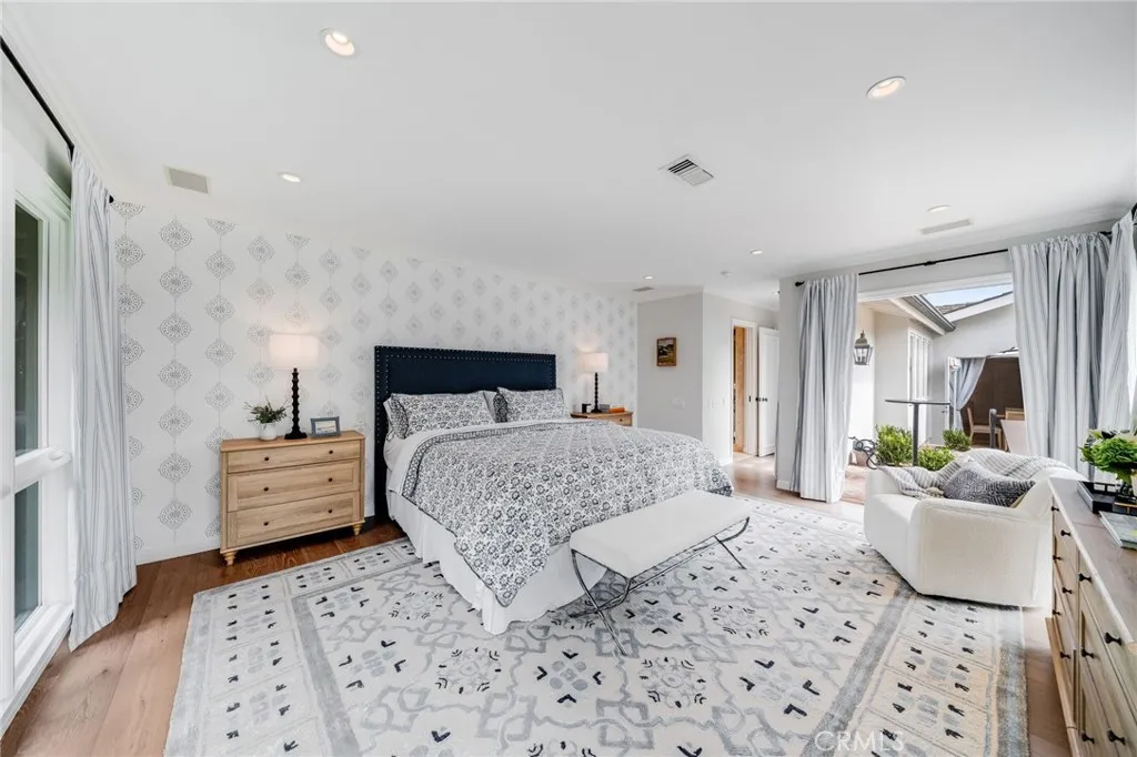 360 Diamond, Laguna Beach, California 92651 home-pic-20