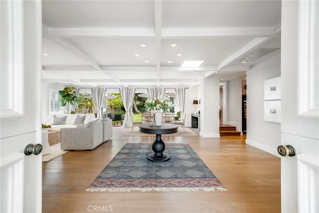 360 Diamond, Laguna Beach, California 92651 home-pic-1
