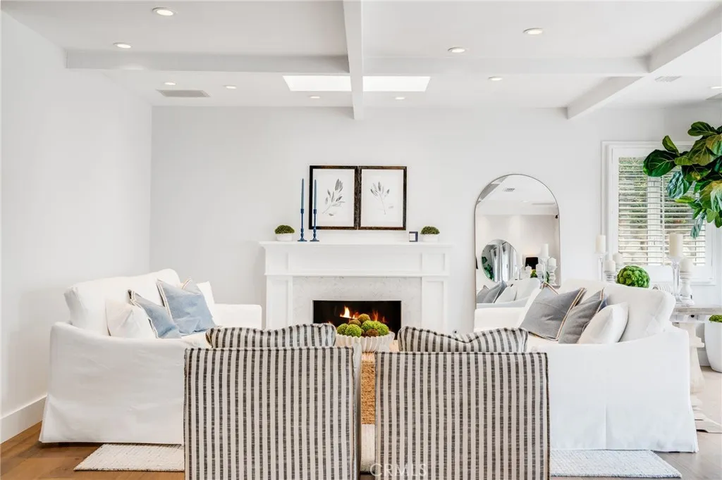 360 Diamond, Laguna Beach, California 92651 home-pic-5