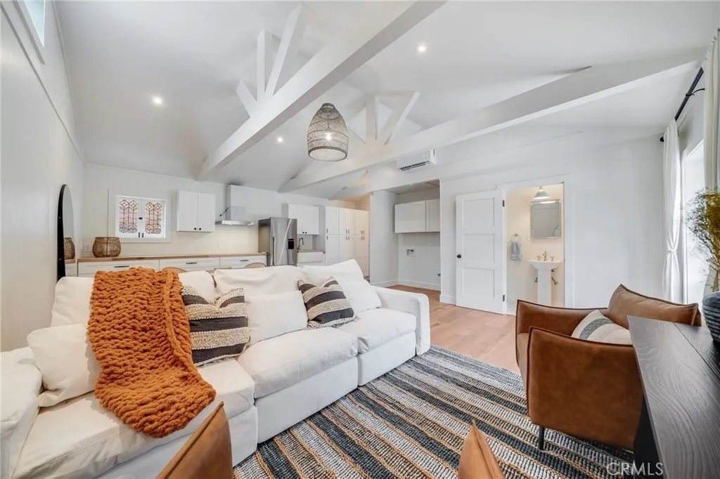 360 Diamond, Laguna Beach, California 92651 home-pic-24