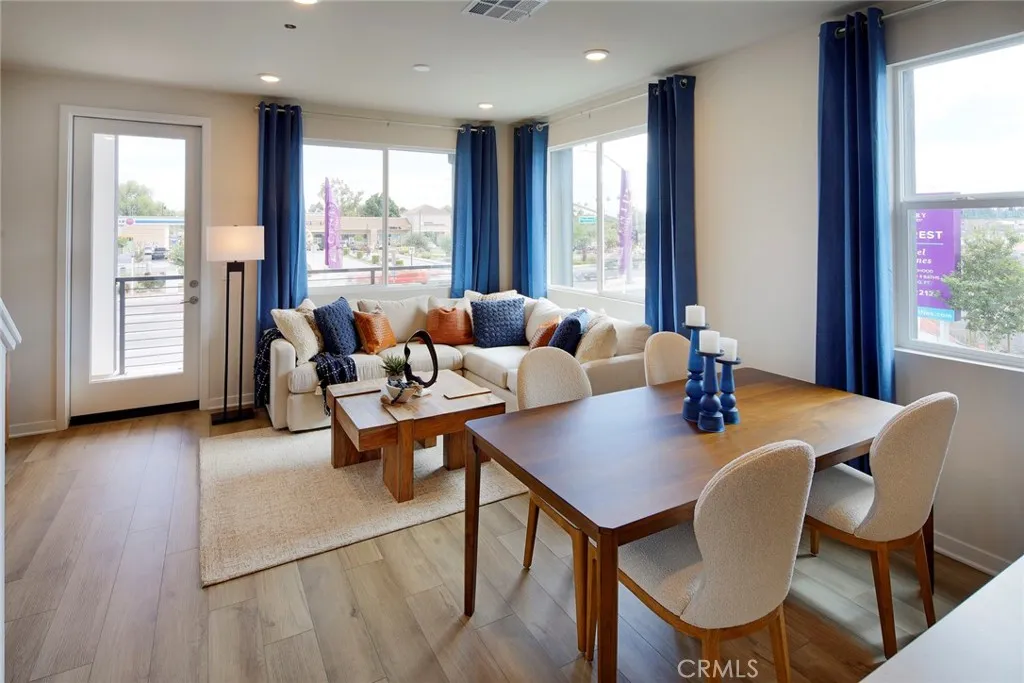 9523 Hannah Way, Riverside, California 92503 home-pic-12