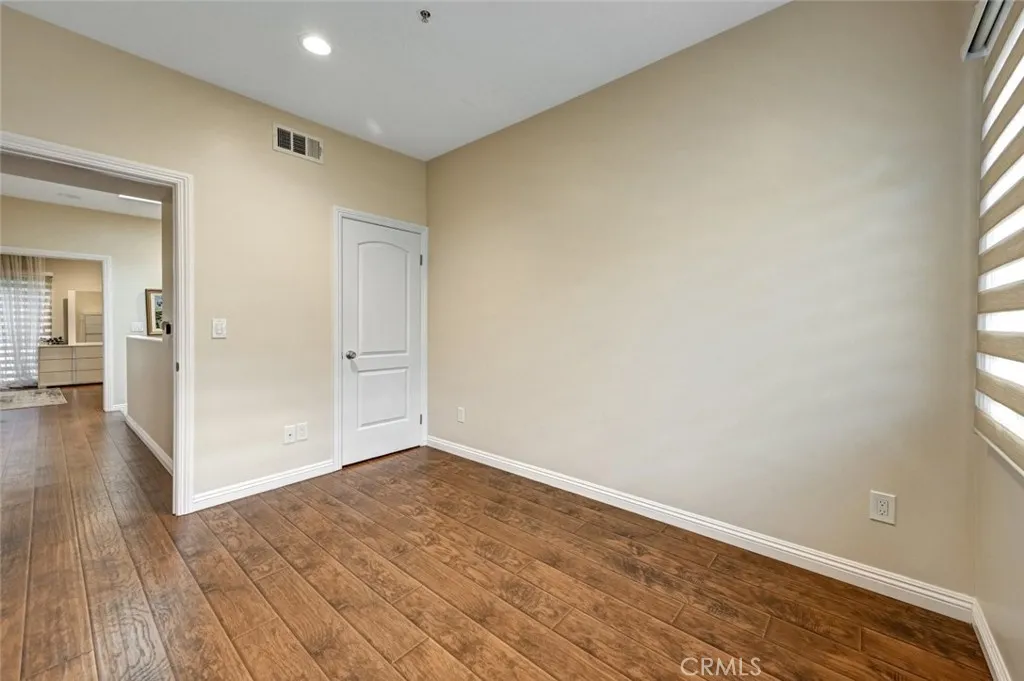 13629 Wyandotte Street 111, Van Nuys, California 91405 home-pic-30