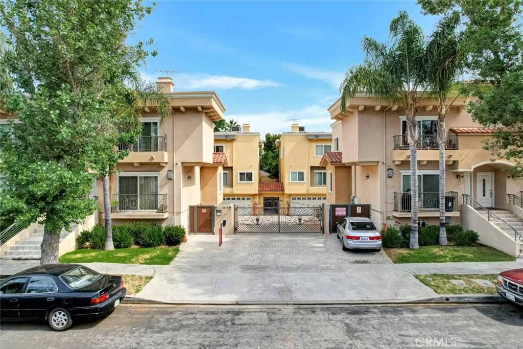 13629 Wyandotte Street 111, Van Nuys, California 91405 home-pic-35