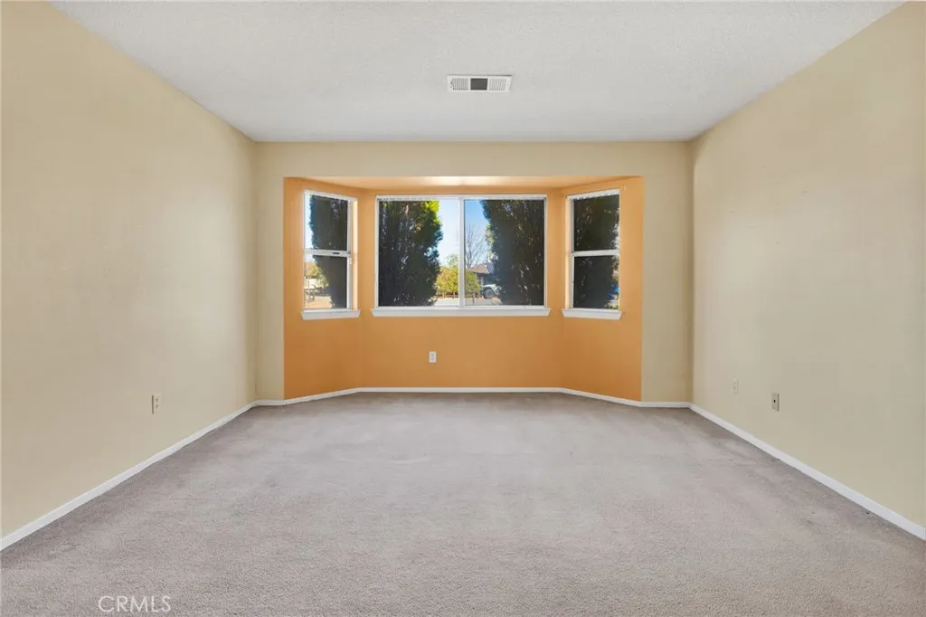 22111 Isatis, Apple Valley, California 92307 home-pic-6