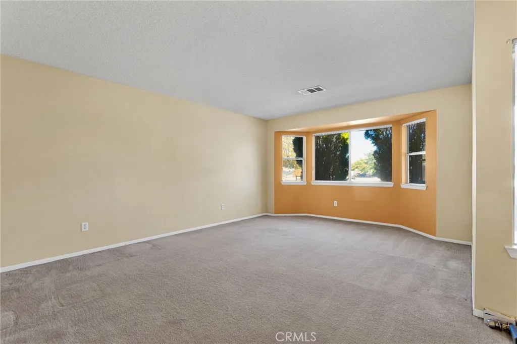 22111 Isatis, Apple Valley, California 92307 home-pic-13