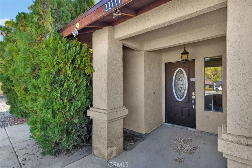 22111 Isatis, Apple Valley, California 92307 home-pic-4