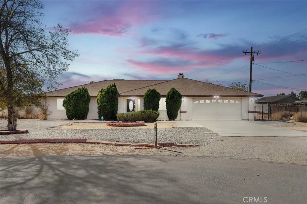 22111 Isatis, Apple Valley, California 92307 home-pic-0