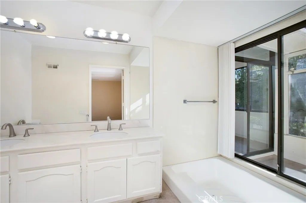 5058 Avenida Del Sol, Laguna Woods, California 92637 home-pic-15