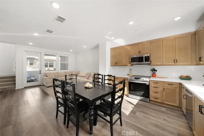 905 Madonna 14, San Luis Obispo, California 93405