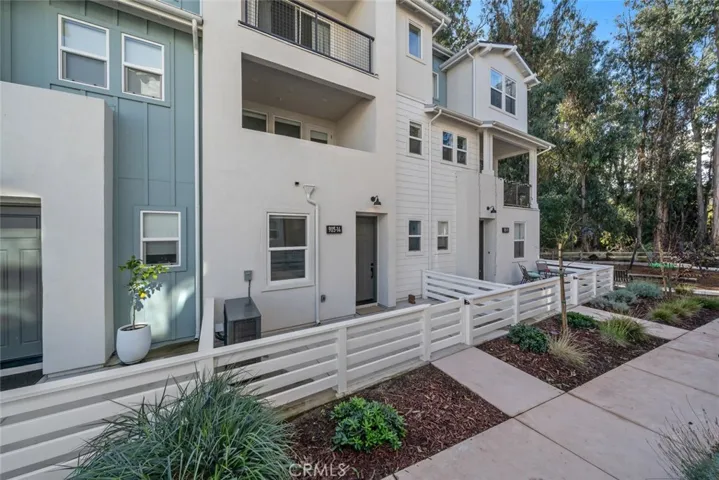 905 Madonna 14, San Luis Obispo, California 93405