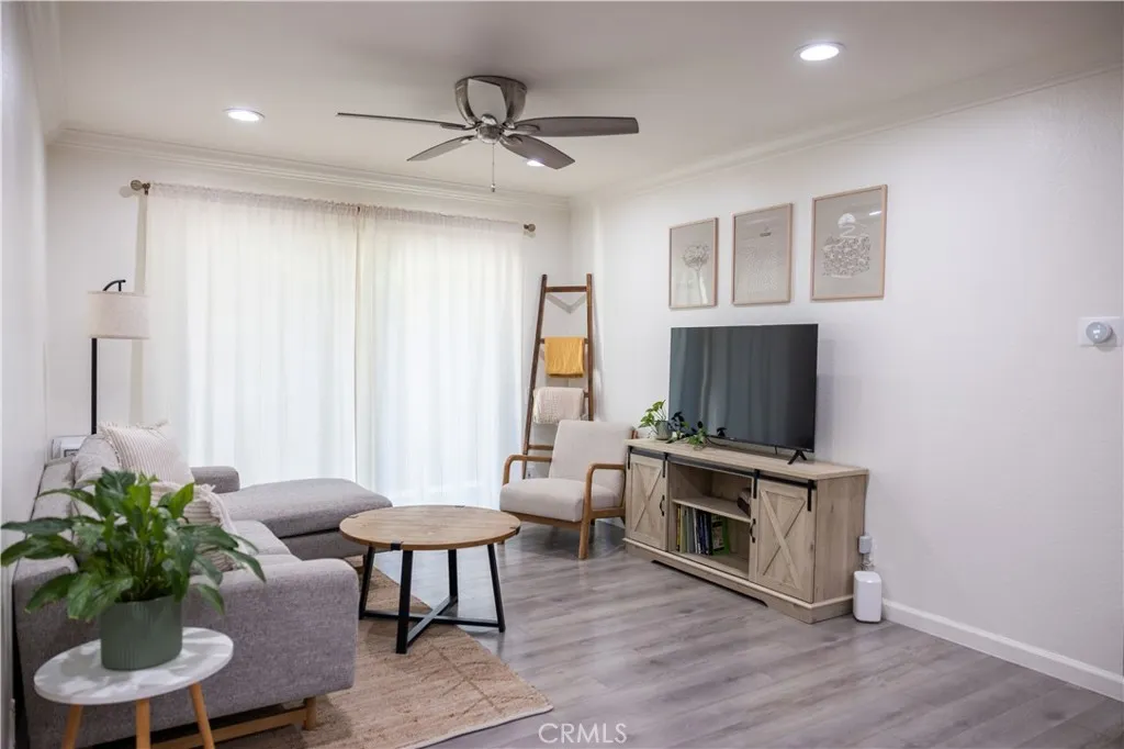 21991 143 Rimhurst, Lake Forest, California 92630 home-pic-3