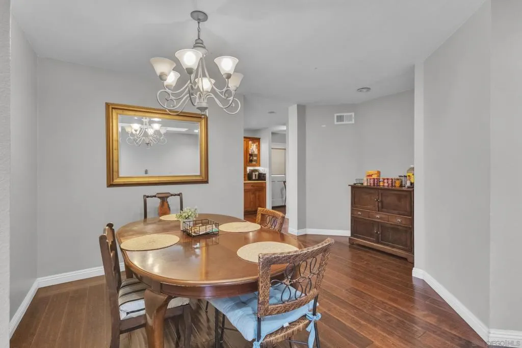 , San Diego, California 92117 home-pic-2