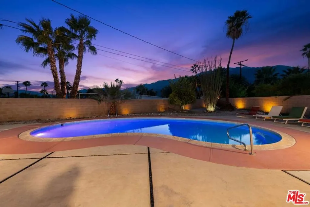 859 E Grace Circle, Palm Springs, California 92262 home-pic-21