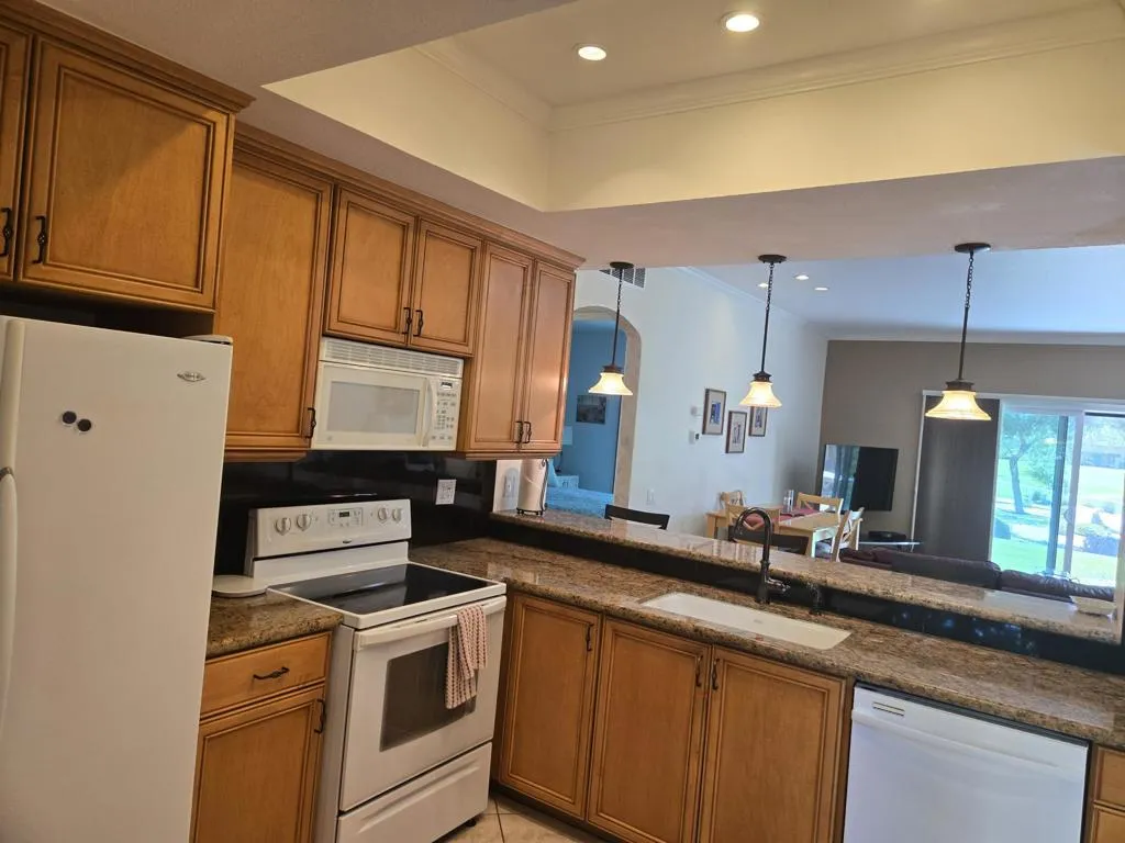28667 Taos Court, Cathedral City, California 92234 home-pic-9