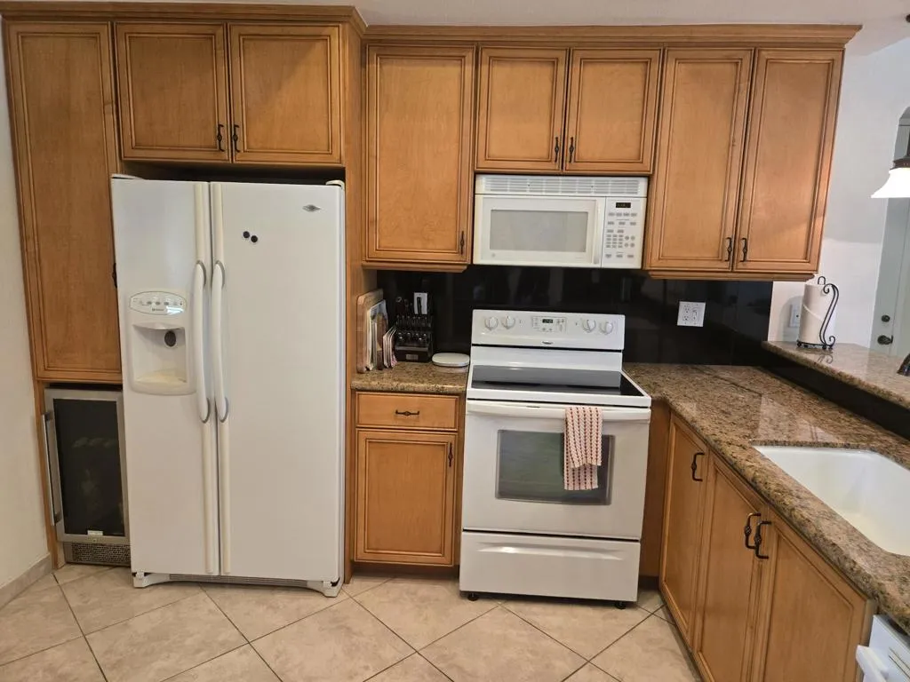 28667 Taos Court, Cathedral City, California 92234 home-pic-2