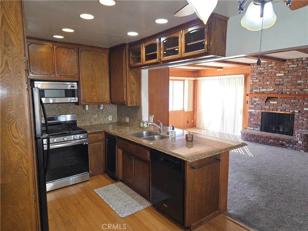 1103 S Malgren Avenue, San Pedro, California 90732 home-pic-12