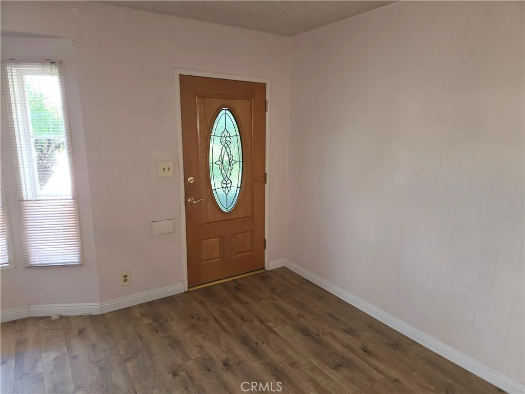 1103 S Malgren Avenue, San Pedro, California 90732 home-pic-3