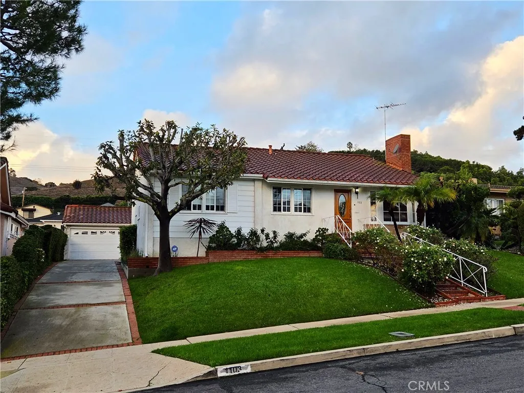 1103 S Malgren Avenue, San Pedro, California 90732 home-pic-1