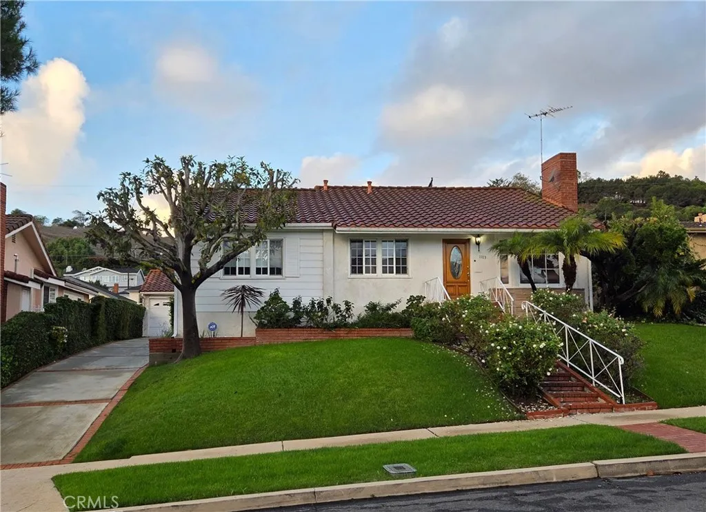 1103 S Malgren Avenue, San Pedro, California 90732 home-pic-0
