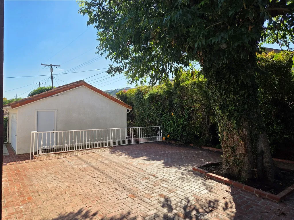 1103 S Malgren Avenue, San Pedro, California 90732 home-pic-32