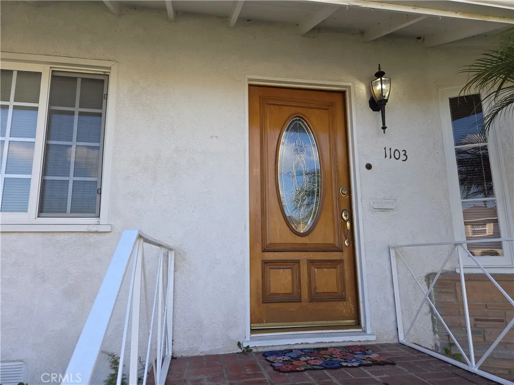 1103 S Malgren Avenue, San Pedro, California 90732 home-pic-2