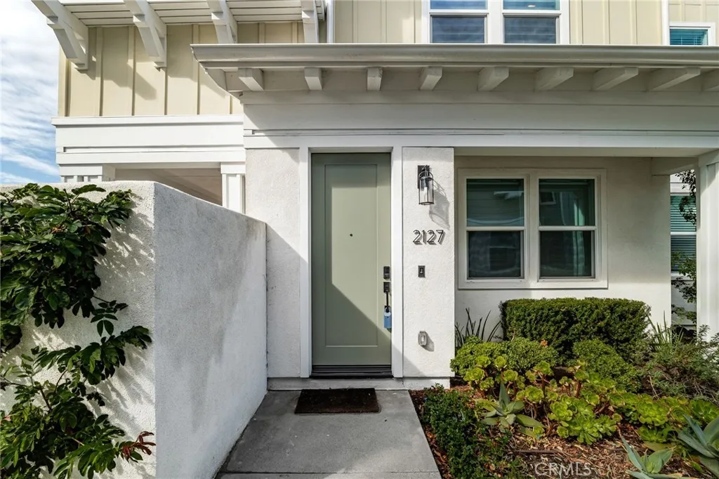 2127 Cresta, Newport Beach, California 92660 home-pic-1