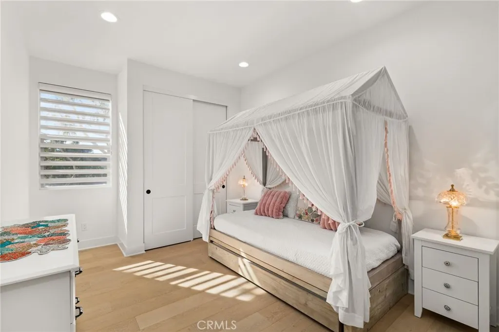 2127 Cresta, Newport Beach, California 92660 home-pic-10