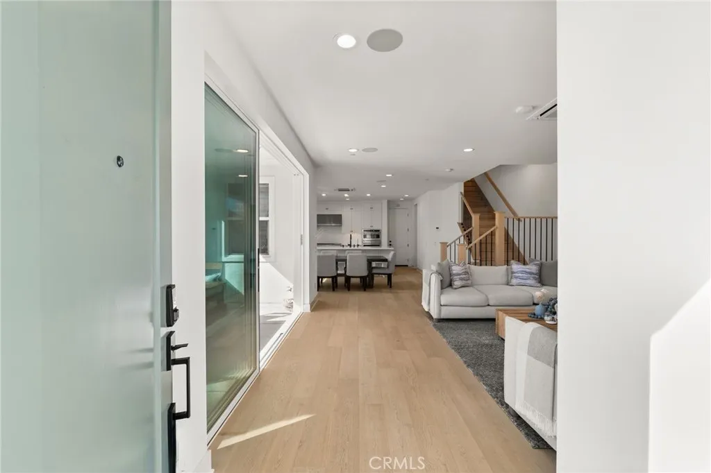 2127 Cresta, Newport Beach, California 92660 home-pic-2