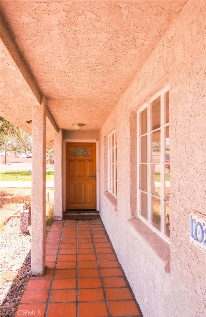 102 Erin Drive, Needles, California 92363 home-pic-3