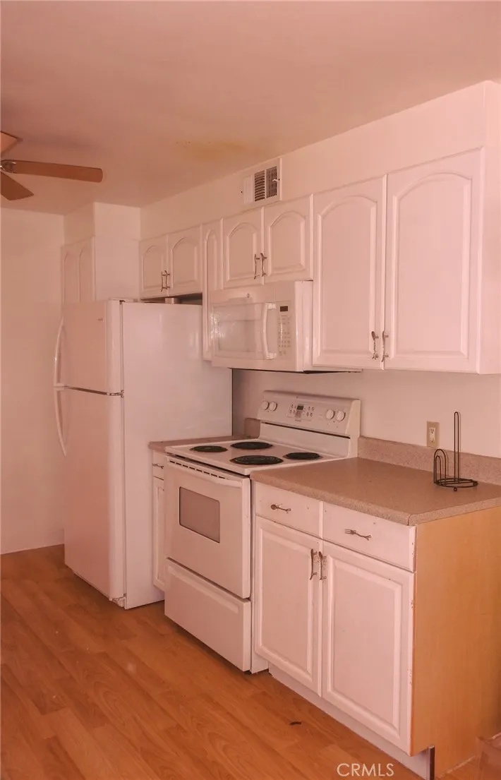 102 Erin Drive, Needles, California 92363 home-pic-10