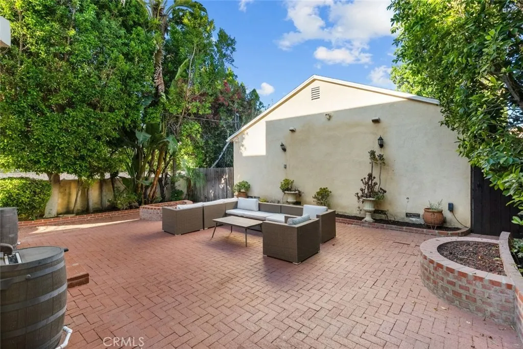 4951 Enfield Avenue, Encino, California 91316 home-pic-22