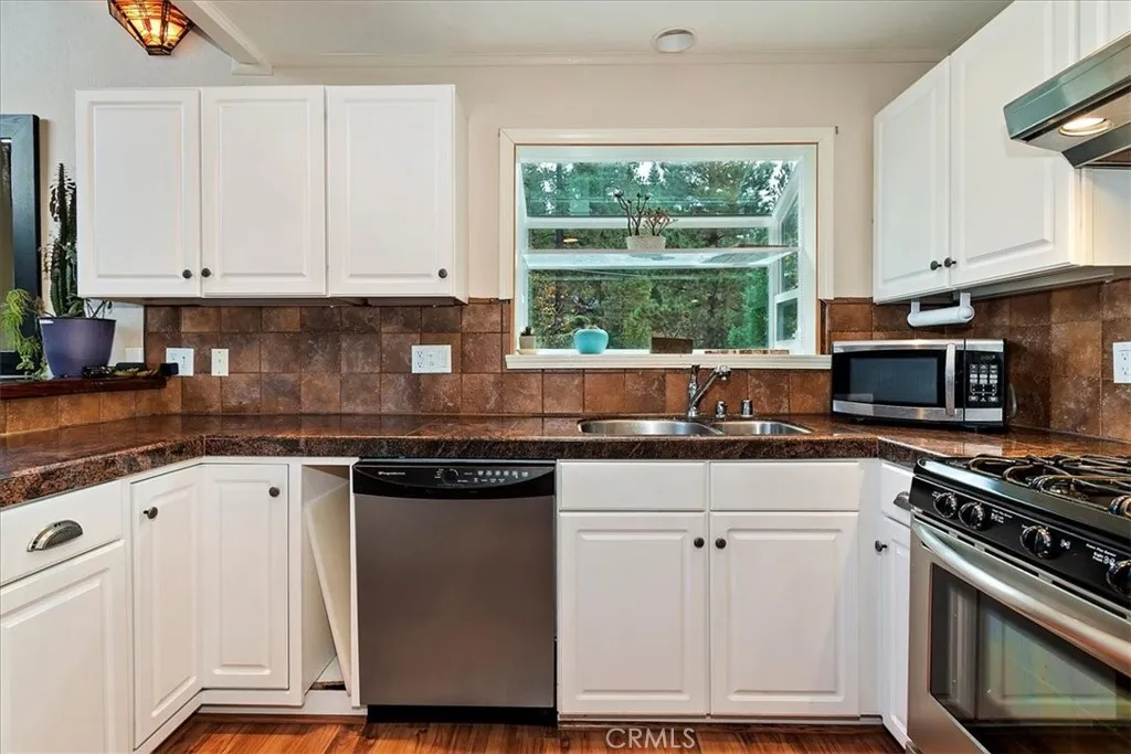 26822 Huron, Lake Arrowhead, California 92352 home-pic-10