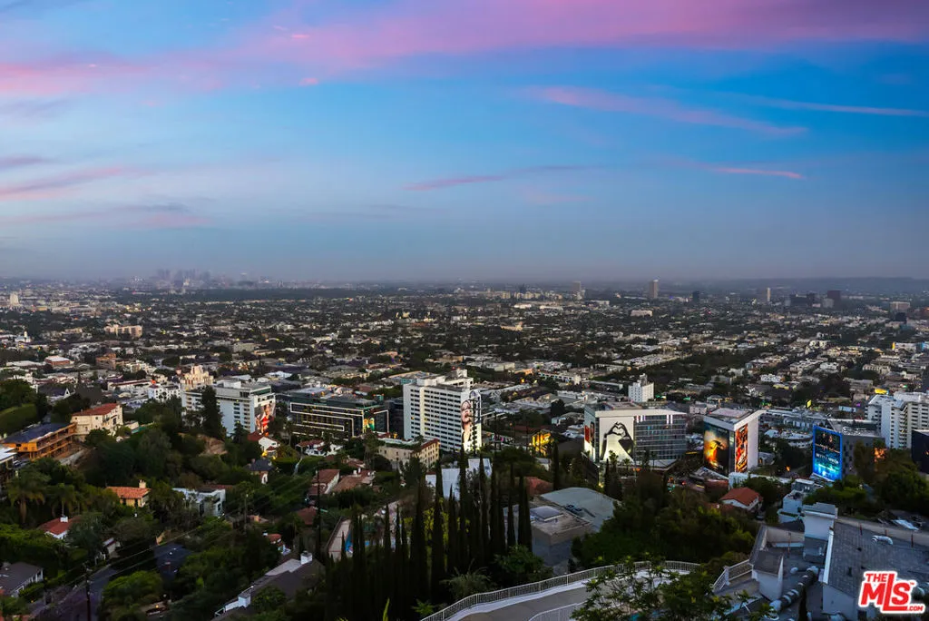 8654 Hollywood Boulevard, Los Angeles, California 90069 home-pic-24