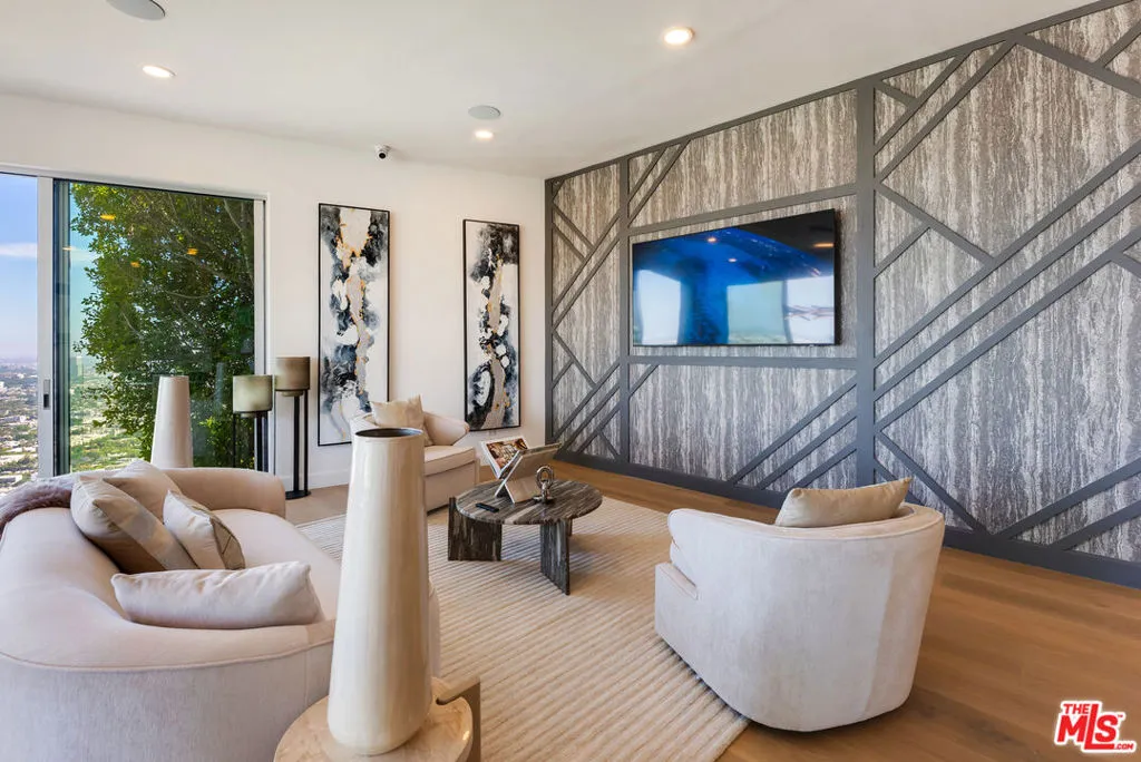 8654 Hollywood Boulevard, Los Angeles, California 90069 home-pic-10