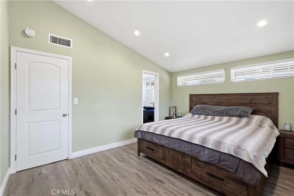 16456 Kingsbury, Granada Hills, California 91344 home-pic-26
