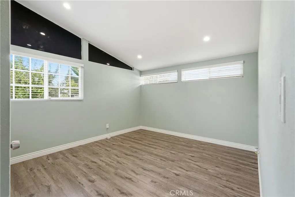 16456 Kingsbury, Granada Hills, California 91344 home-pic-22