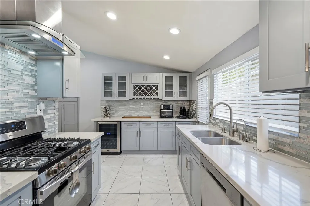 16456 Kingsbury, Granada Hills, California 91344 home-pic-14
