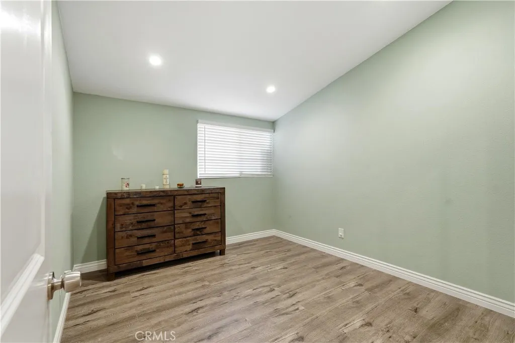 16456 Kingsbury, Granada Hills, California 91344 home-pic-20
