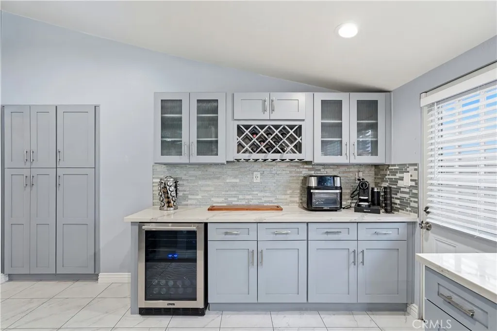 16456 Kingsbury, Granada Hills, California 91344 home-pic-15