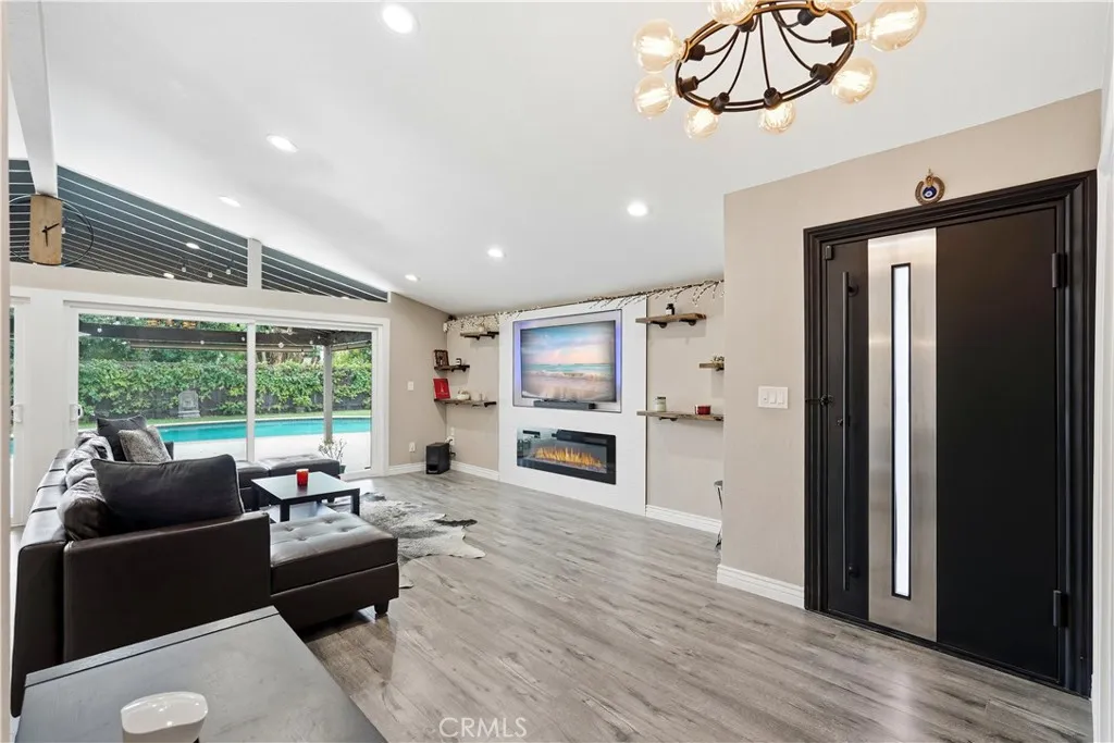 16456 Kingsbury, Granada Hills, California 91344 home-pic-4