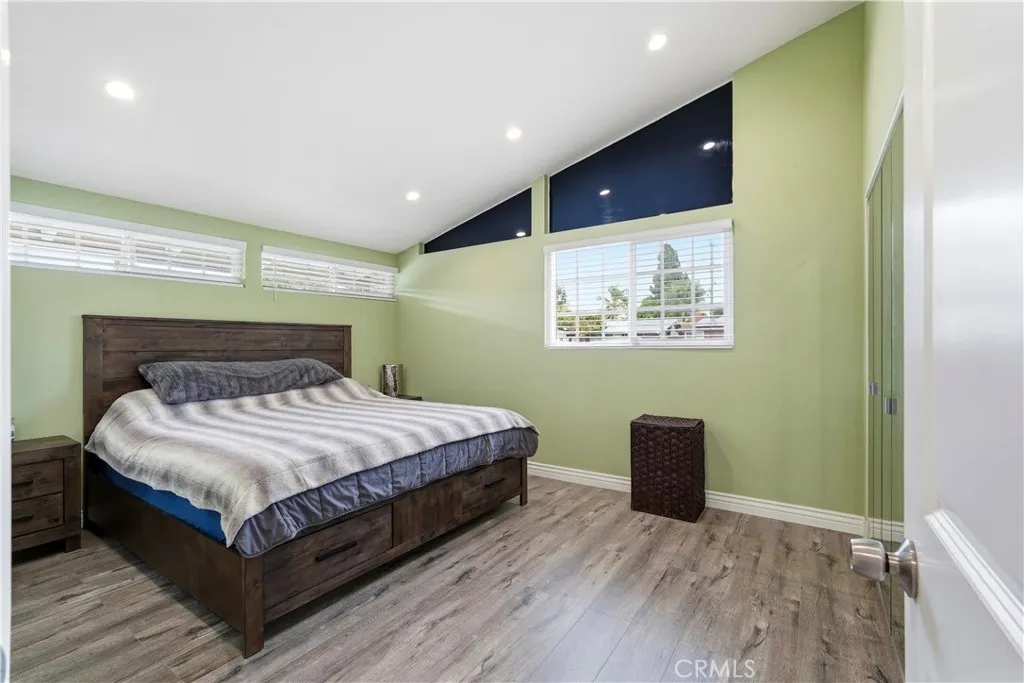 16456 Kingsbury, Granada Hills, California 91344 home-pic-25