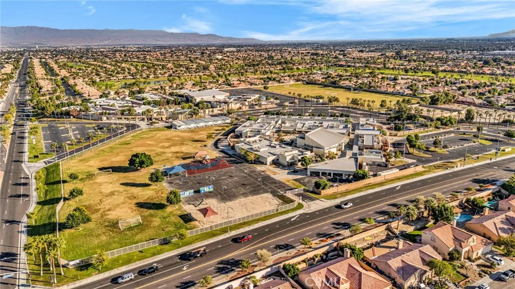 45065 Desert View Court, La Quinta, California 92253 home-pic-43