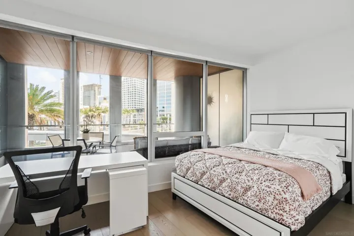888 W E St 305, San Diego, California 92101