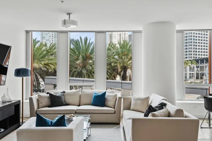 888 W E St 305, San Diego, California 92101