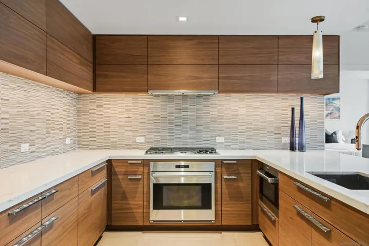 888 W E St 305, San Diego, California 92101