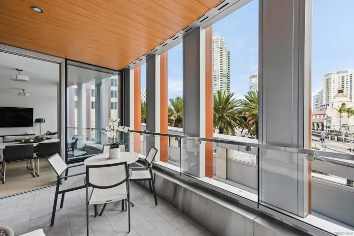 888 W E St 305, San Diego, California 92101