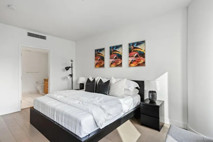 888 W E St 305, San Diego, California 92101