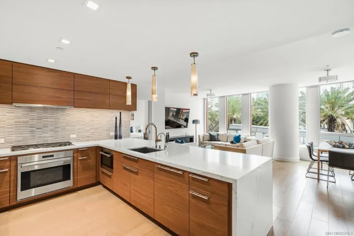 888 W E St 305, San Diego, California 92101